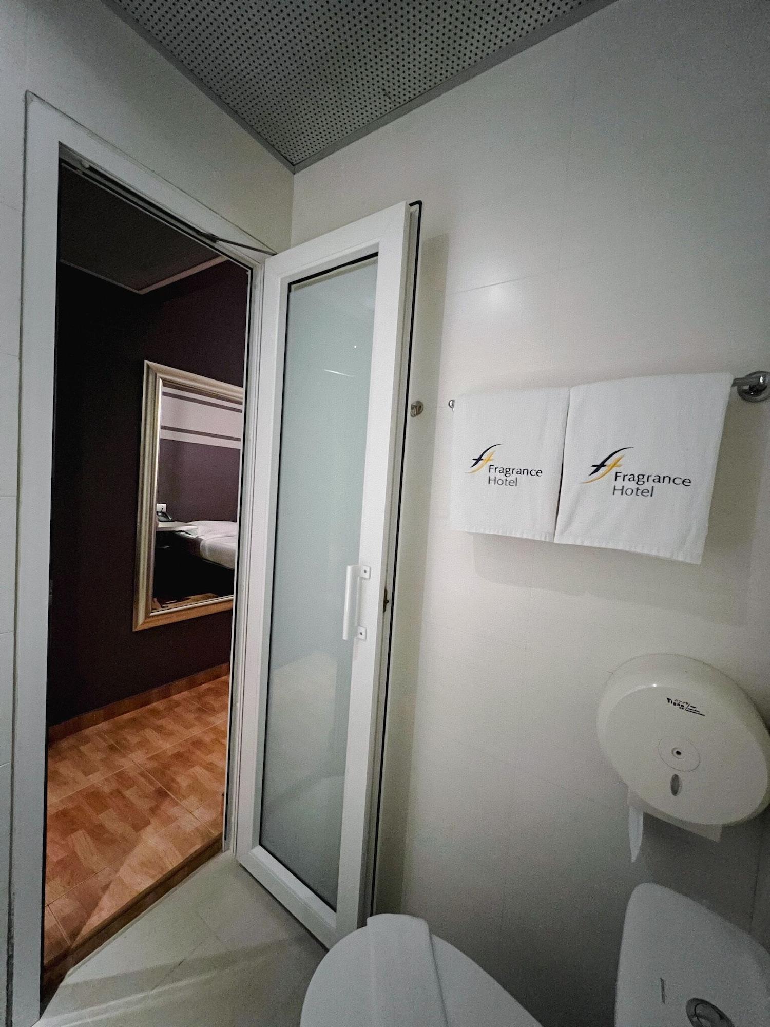 Fragrance Hotel - Kovan Singapore Exterior photo