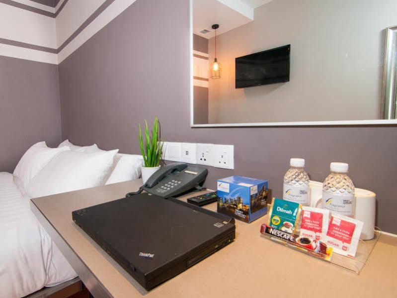 Fragrance Hotel - Kovan Singapore Exterior photo