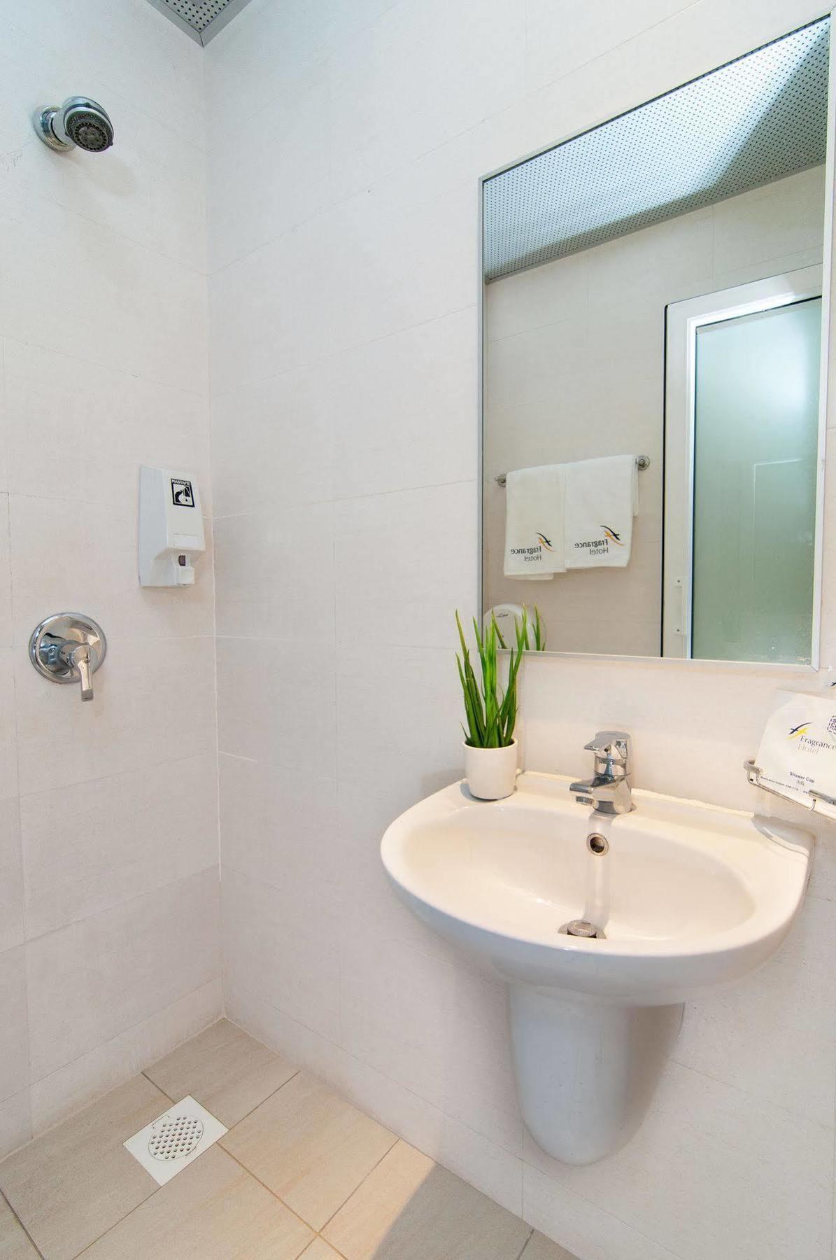 Fragrance Hotel - Kovan Singapore Exterior photo