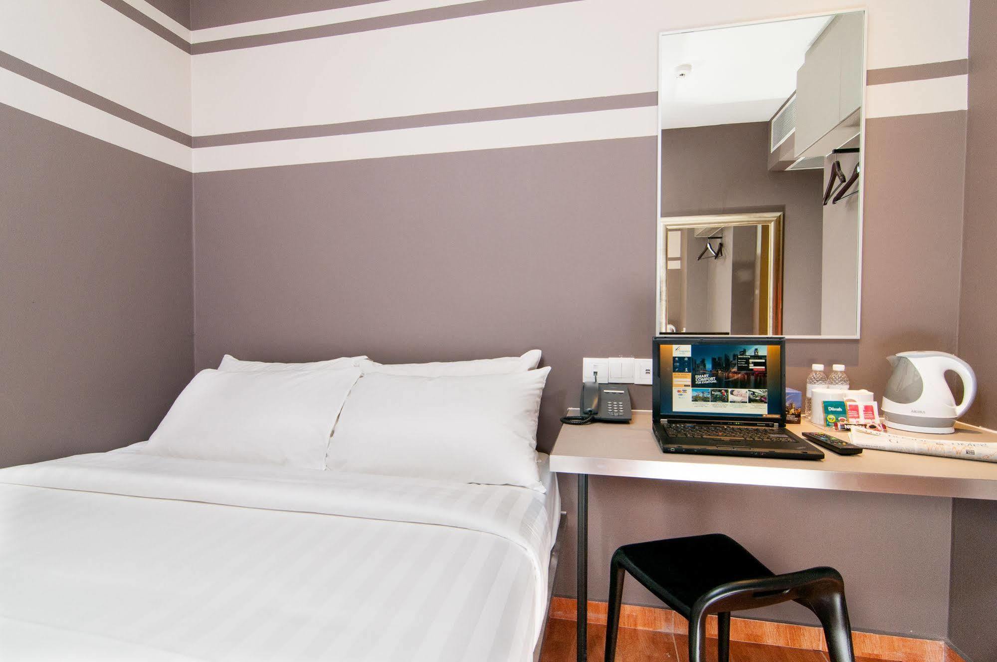 Fragrance Hotel - Kovan Singapore Exterior photo