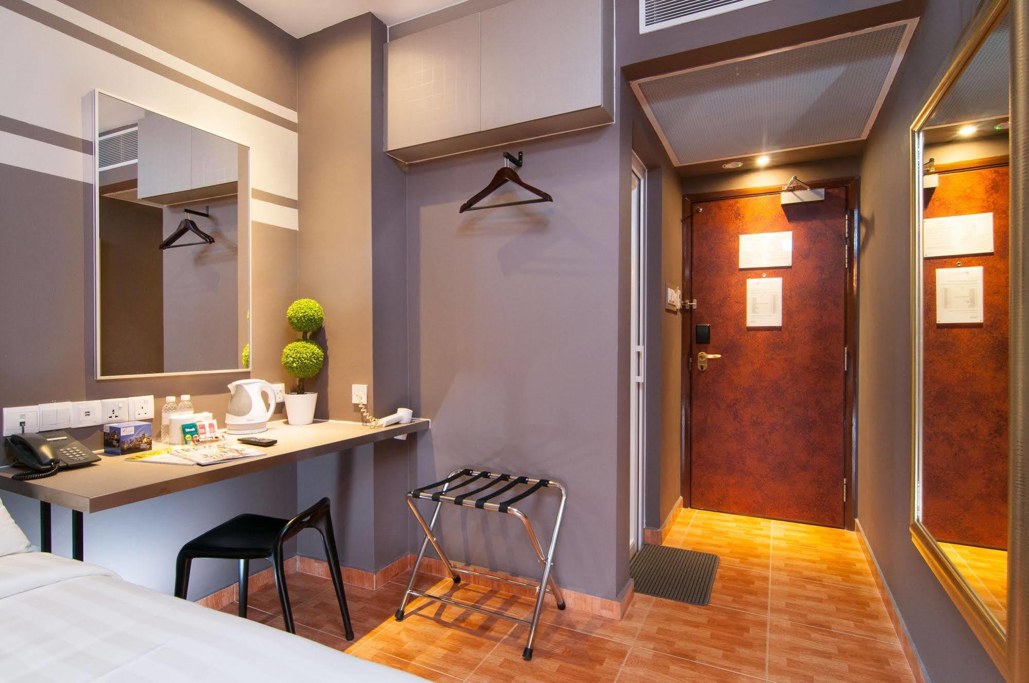 Fragrance Hotel - Kovan Singapore Exterior photo